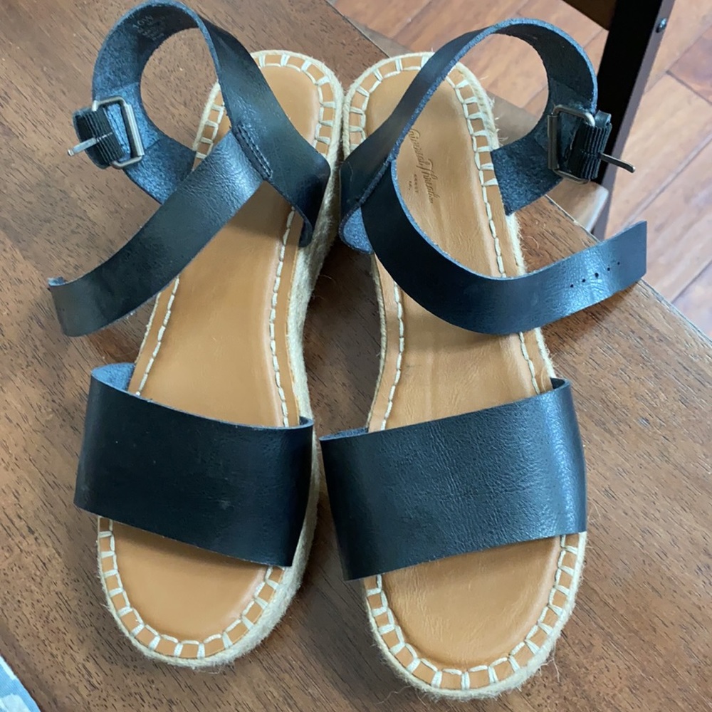 Target sandals - Picture 2 of 6